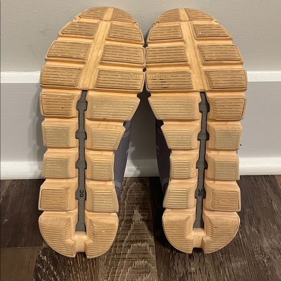 Womens On Running (on cloud). Small size 7. Pink and gray. - Picture 7 of 7